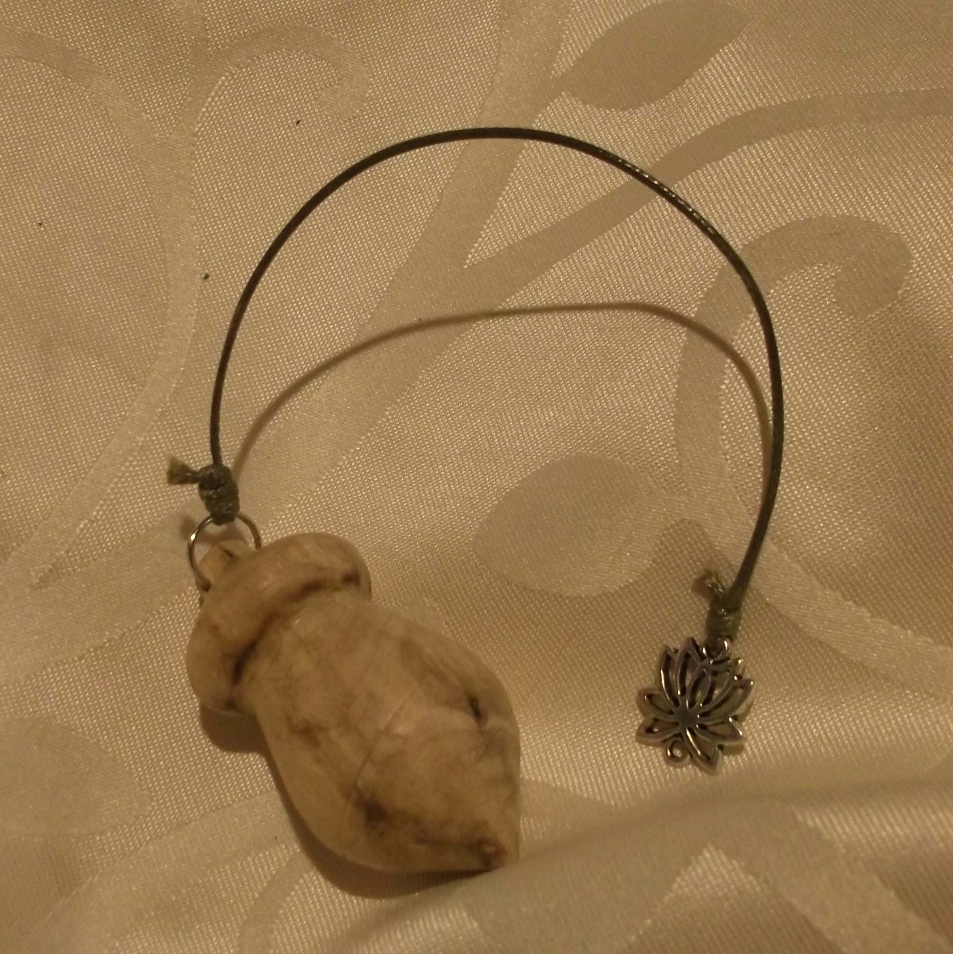 Pendule en bois de genêt à balais - Forme champignon