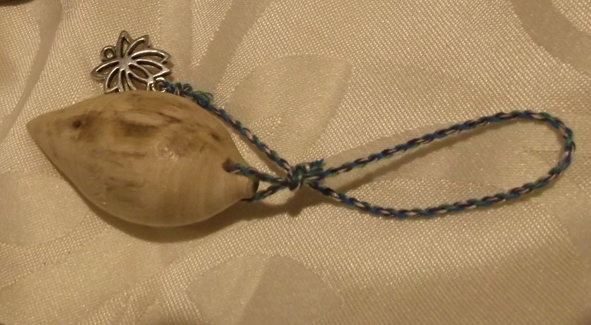 Pendule - Bois de Genêt - Olive